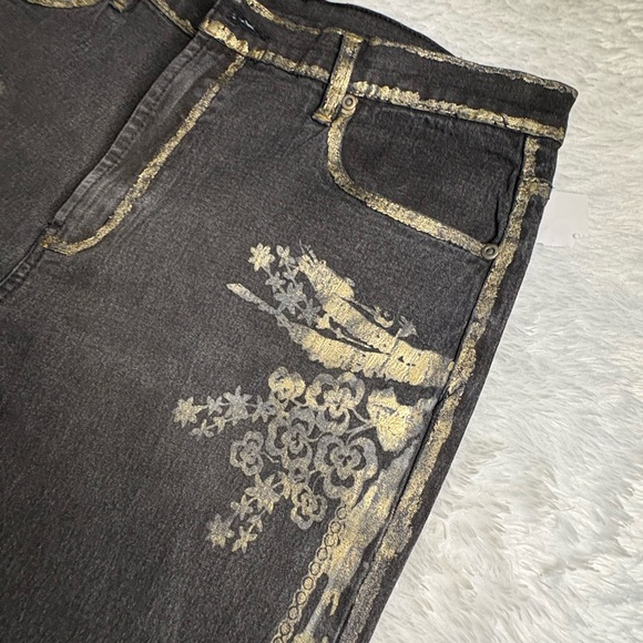 DG2 Diane Gilman Black Wash Gold Embellished High Rise Straight Leg
Jeans 14 - Picture 4 of 12